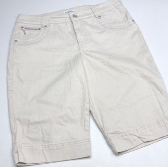 Jones & Co. Pants - LIKE NEW JONES & CO. LIGHT-GRAY COTTON CAPRIS 12/31x13 ⭐️